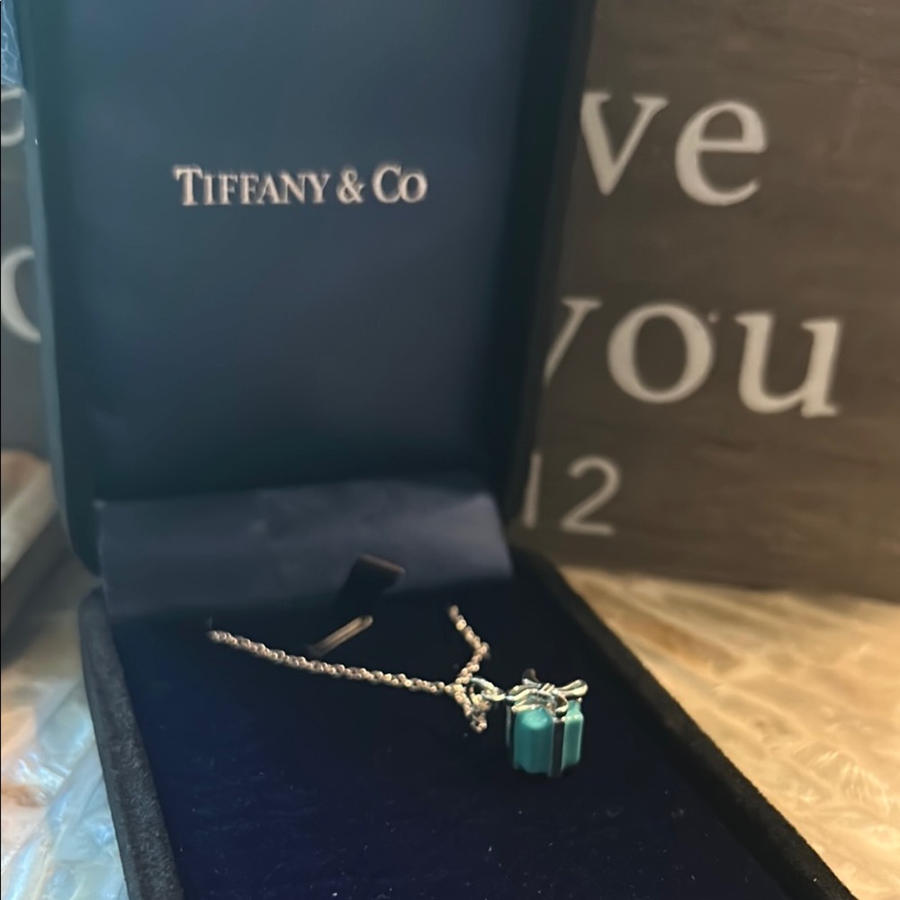 Tiffany White 18k Gold Vintage Necklace🥳🥳❌❌